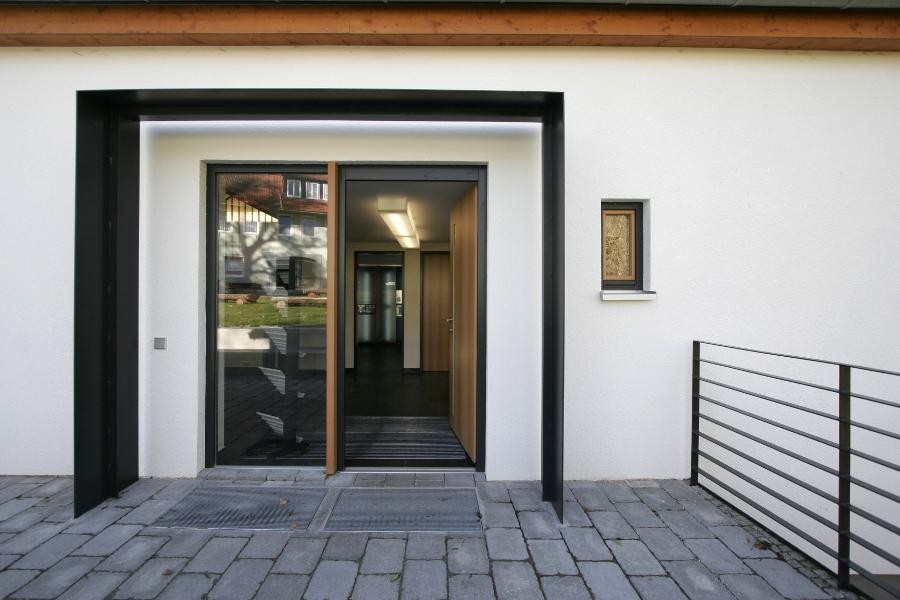 Blick in den Eingang zum Dokumentationzentrum. Bildnachweis: Gedenkstätte Grafeneck Dokumentationszentrum